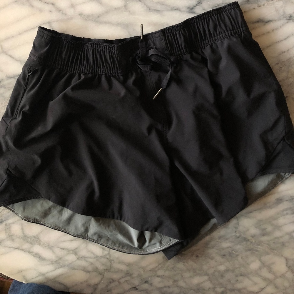 Lululemon reversible shorts size 8